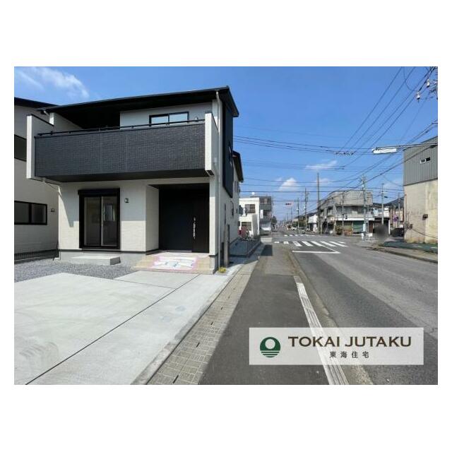 北側約8.1M幅員、東側約9.7Mの公道角地。車の出し入れもスムーズに行えますね＾＾