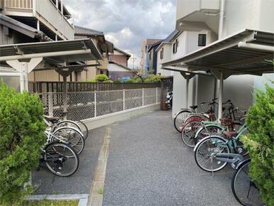 自転車置き場（1）