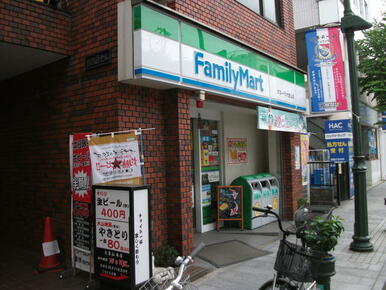 ファミリーマートプローラ大倉山店