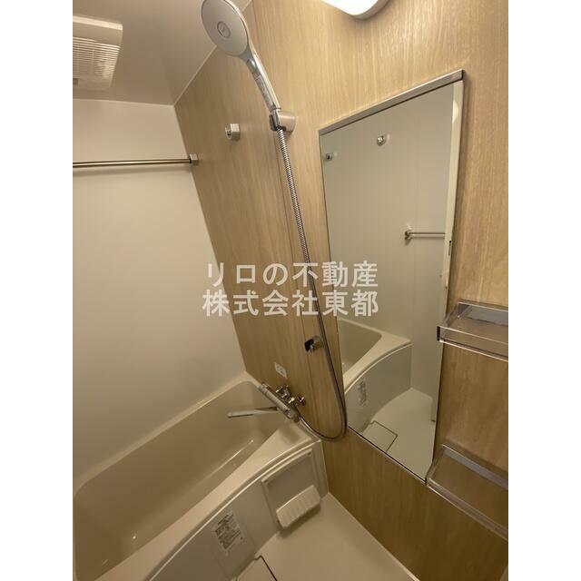 足が伸ばせる広々バスタブでリラックス♪