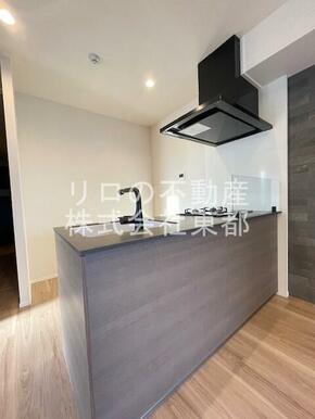 オープンタイプの開放的なカウンターキッチンです♪