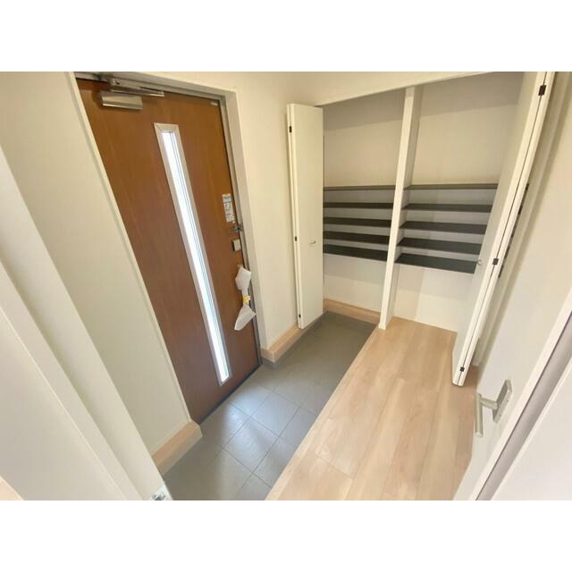 玄関には大容量の下駄箱あり！ 靴が好きな方にもおすすめです☆
