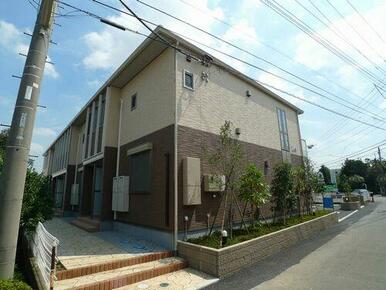 敷地内に入居者専用のごみ集積所ございます。