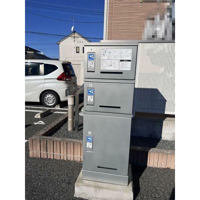 宅配ボックスの設置がございます。