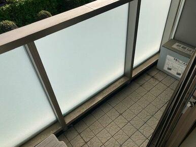 【バルコニー】洗濯物を外で乾かすことができるスペースがございます♪