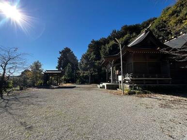 八幡神社　境内