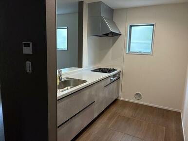 コンロ数が増えると手の込んだ料理に思わずチャレンジしてみたくなる！？（1号棟）