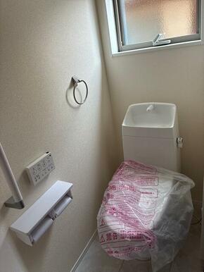 体調不良時や将来のことを考えれば手すり付きはとっても便利（1号棟）