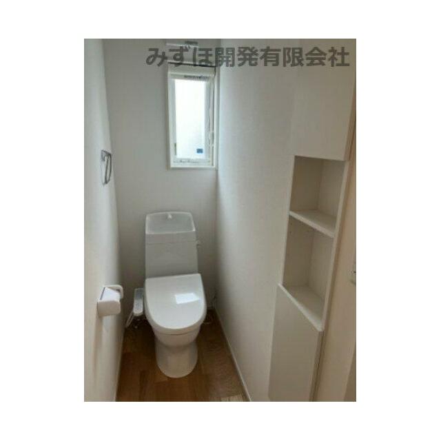 １階、２階にそれぞれトイレがあります。