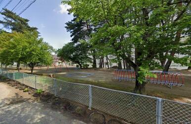 松雲台東公園　徒歩2分（90ｍ）