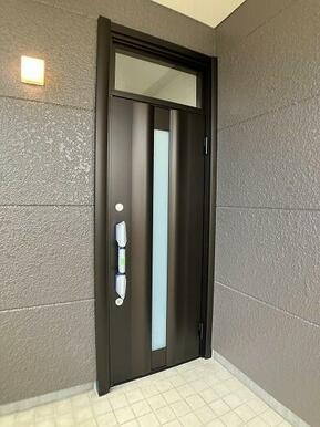 「玄関ドア」新品交換済みです