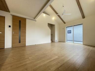 リビングは家族みんなが集まり何気ない出来事も気軽に話せる明るい空間＾＾