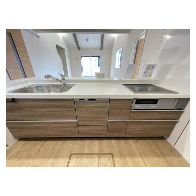 家族の顔が見えるカウンターキッチン！配膳や片付けも楽にできますね＾＾