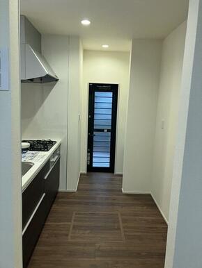 コンロ数が増えると手の込んだ料理に思わずチャレンジしてみたくなる！？（1号棟）