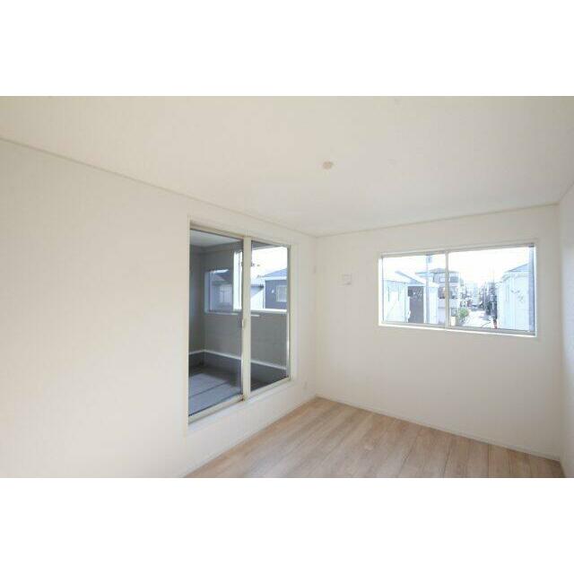 2面彩光で日当たり良好