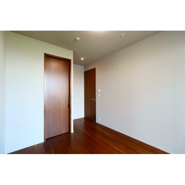 ②