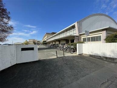 豊川市立中部中学校