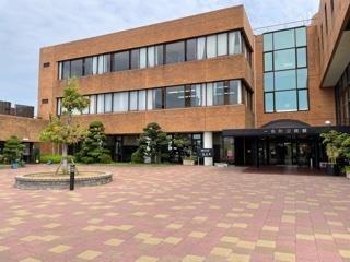 西尾市役所一色支所（２６５ｍ）