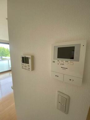 モニタ付ドアホン、給湯器（追焚機能付）