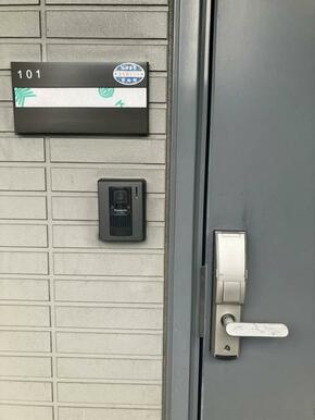 玄関ドア