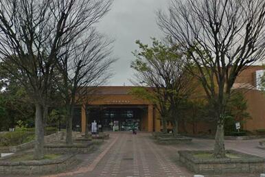 半田市立図書館