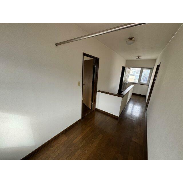 ２階廊下にホールあります。