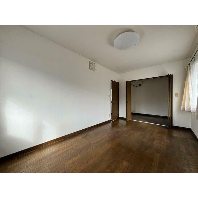 ２階洋室、エアコン付き