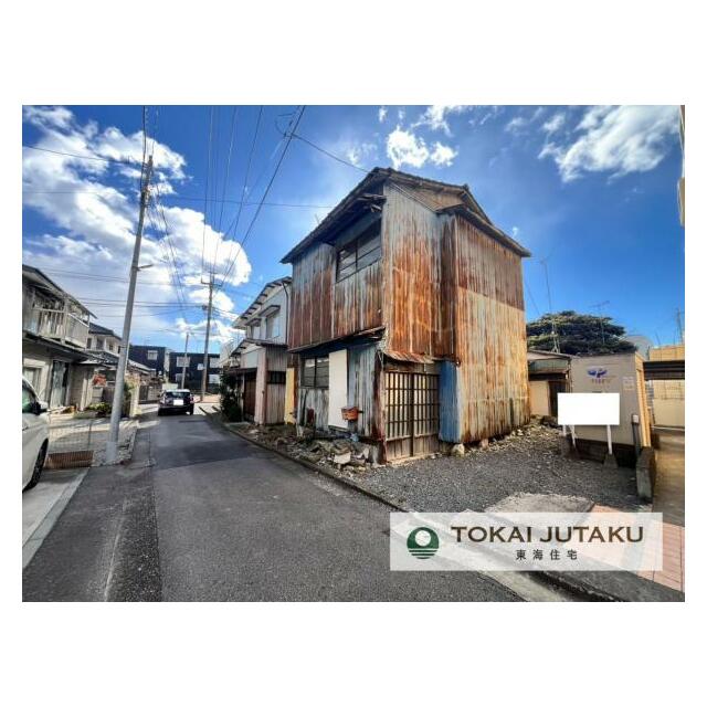 北側約3.3～3.5M幅員の公道です＾＾