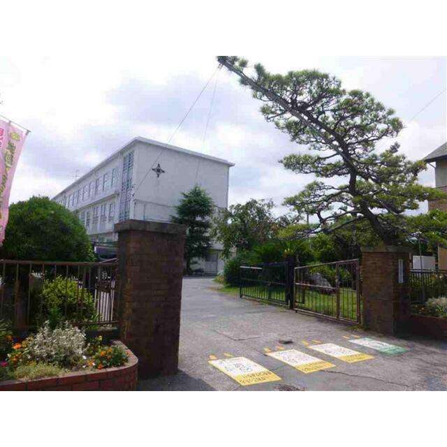 清水岡小学校