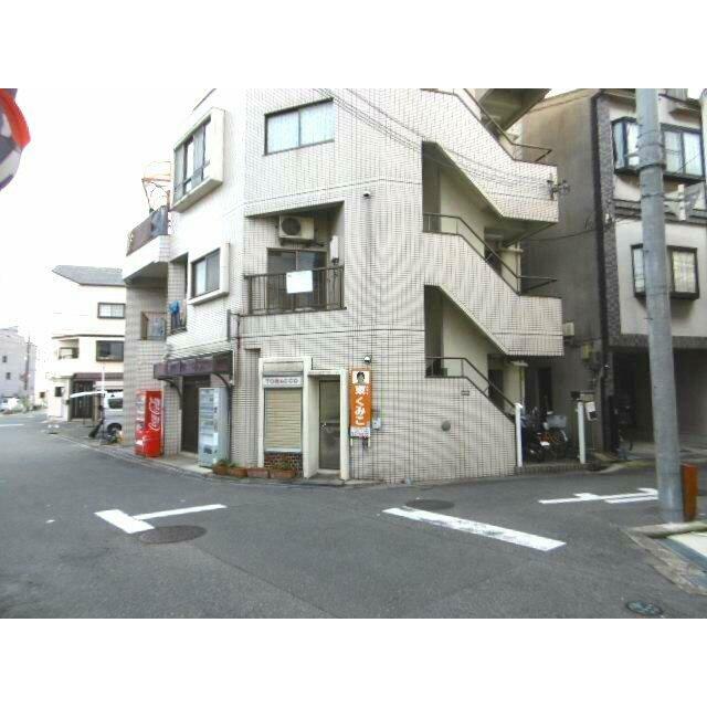 落ち着いた雰囲気の外観です