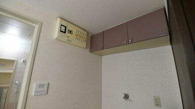 洗濯機置場上部収納