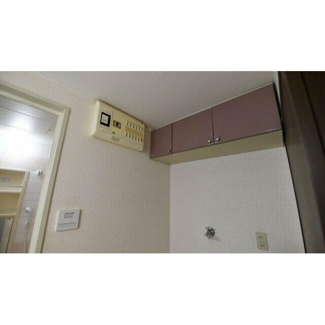 洗濯機置場上部収納