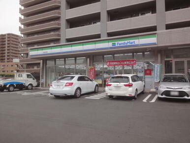 ファミリーマート広島大町東店