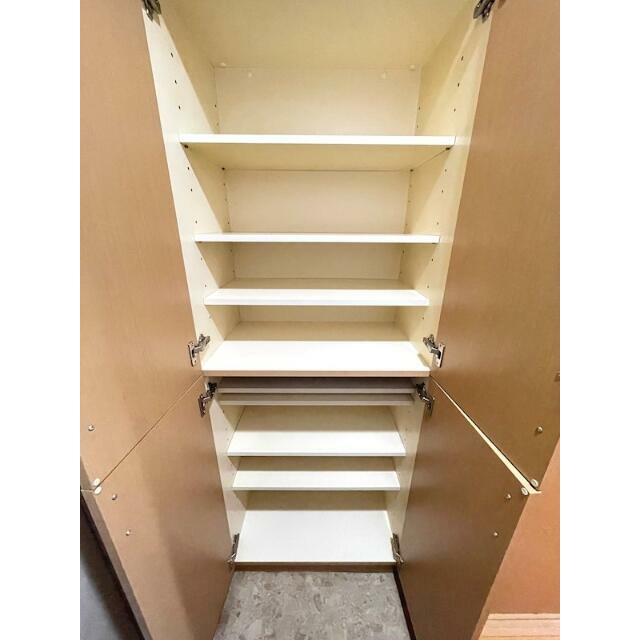 大容量のシューズボックス