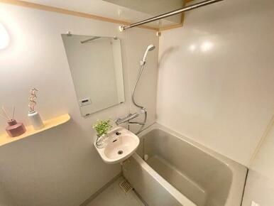 ゆったりとした浴室