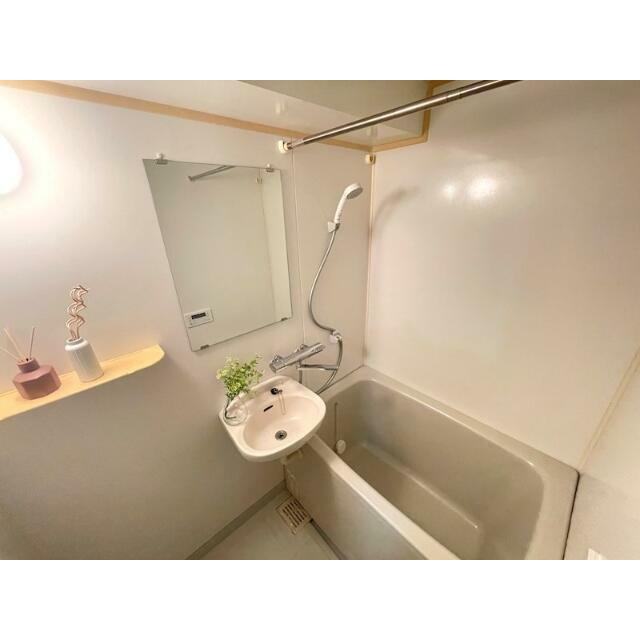 ゆったりとした浴室