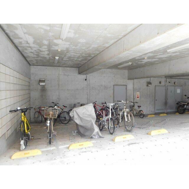 屋根付き駐輪場