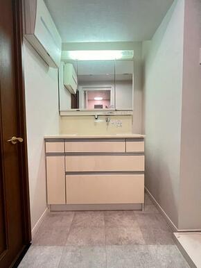 「脱衣所」洗面台