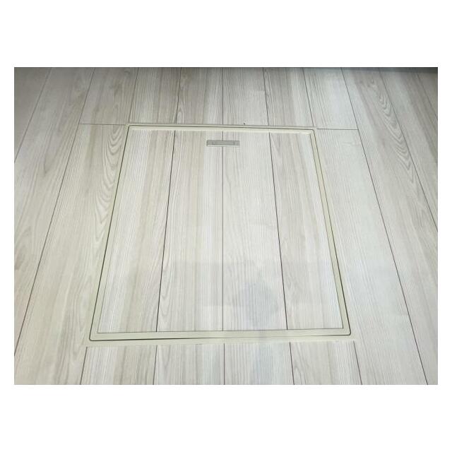 お漬物を漬けたり鍋などの季節物もしまっておける便利な床下収納！