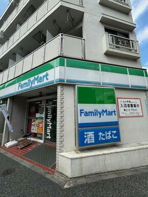 ファミリーマート新中野店
