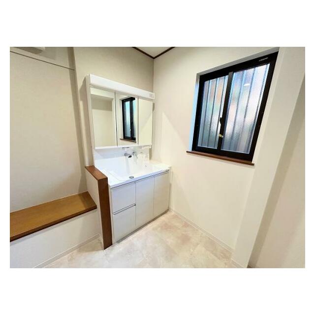 広々とした洗面所スペース