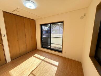 「2階南西側洋室」約5畳です