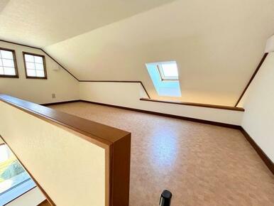 2階南西側洋室　ロフトスペース