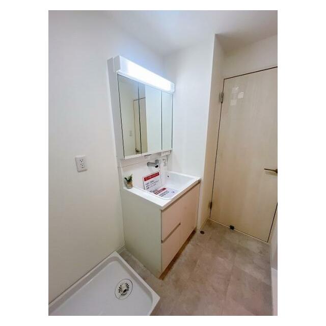 「洗面脱衣室」洗面台、洗濯パン、洗濯水栓、新品交換済みです。