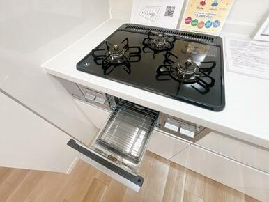 「キッチン」コンロは新品交換済みです。