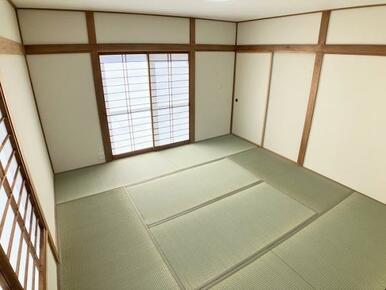 1階和室は畳の表替えやクロスの交換を行いました