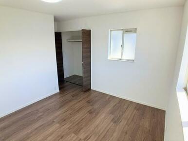 2階中央洋室　収納