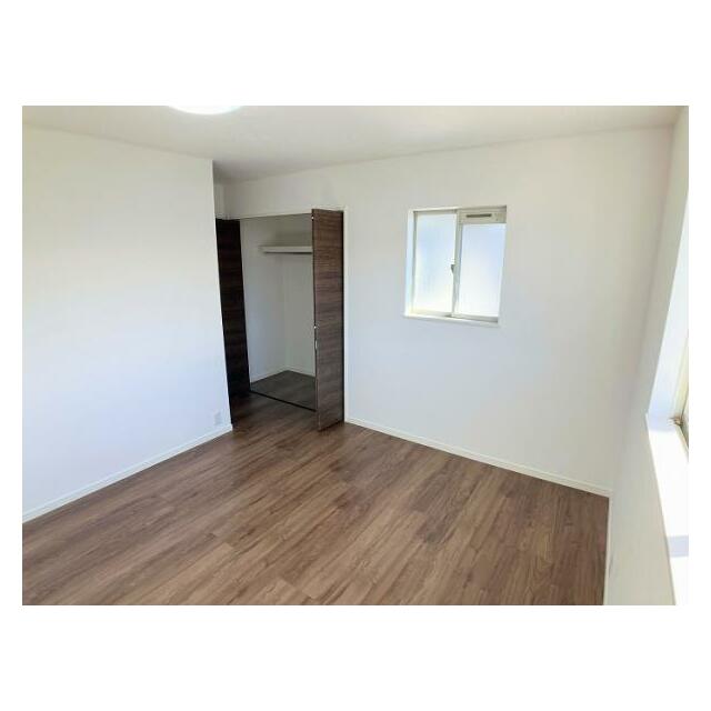 2階中央洋室　収納