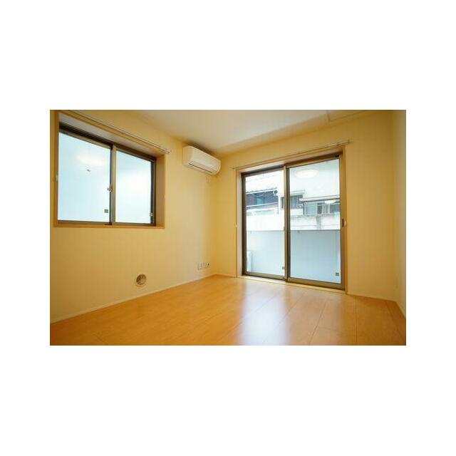 エアコン完備、２面採光のＬＤＫです♪