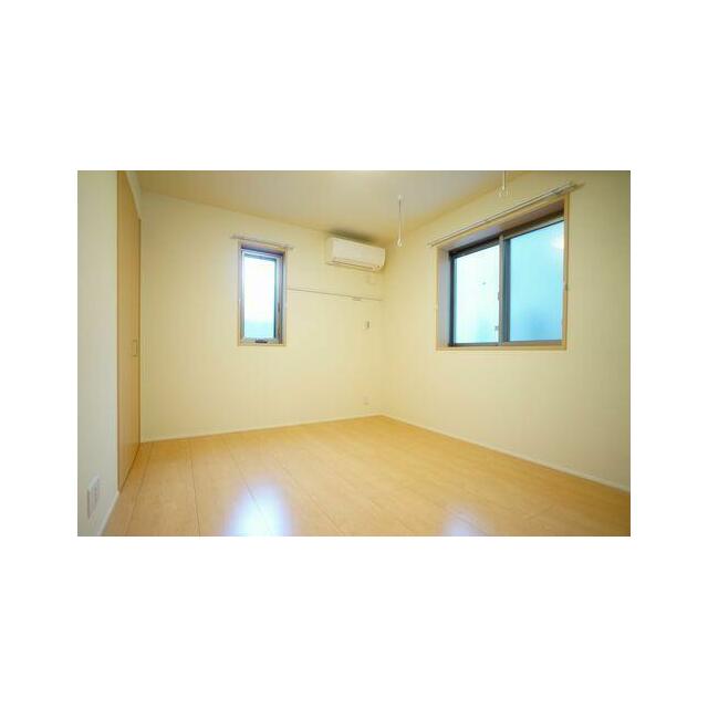 床は高級感のあるフローリング仕様♪